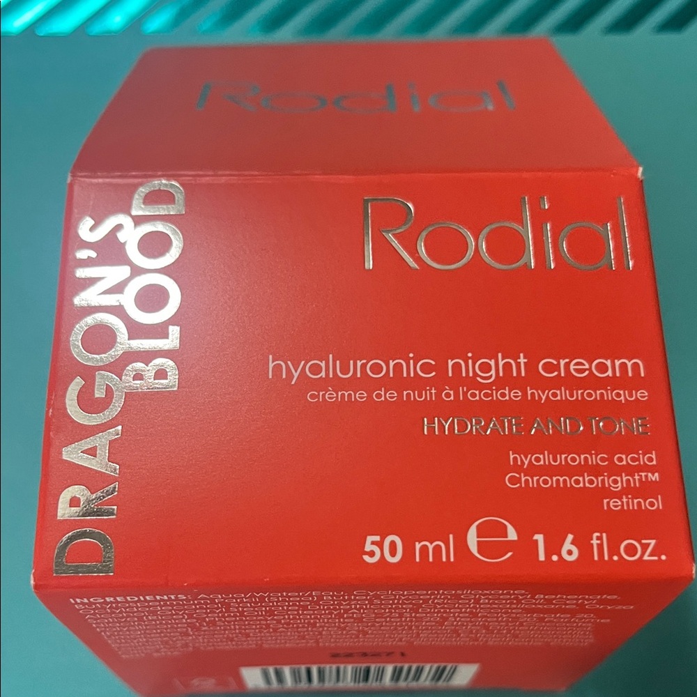 Rodial Hyaluronic Night Cream - Vibrant Red